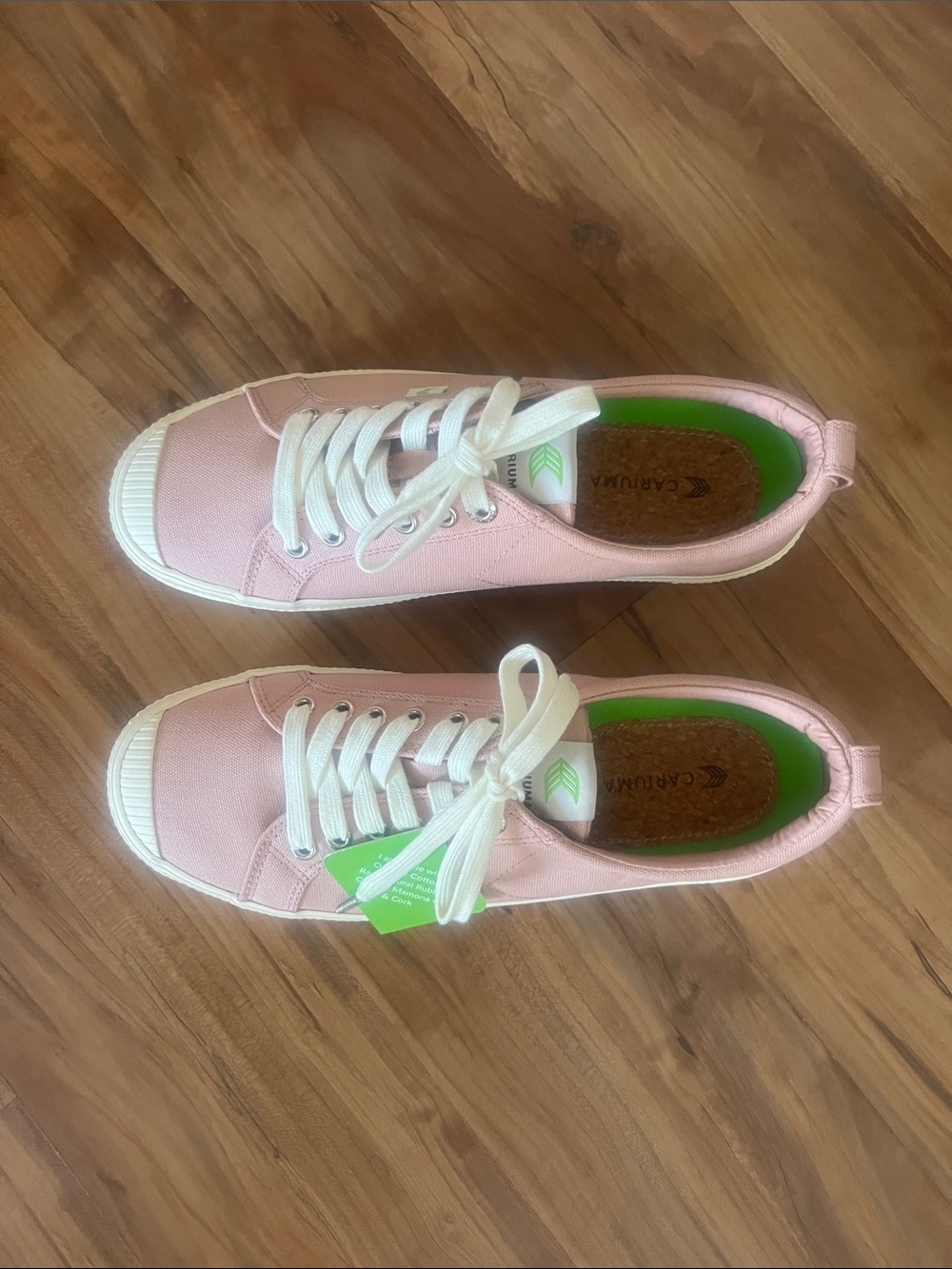 Cariuma woman’s 10 USA Pink Canvas Sneakers train cashual oca low rose pink